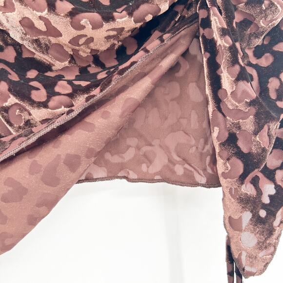 Urban Outfitters UO Silence + Noise Remy Leopard Print Velvet Burnout Tube Top - Picture 6 of 7